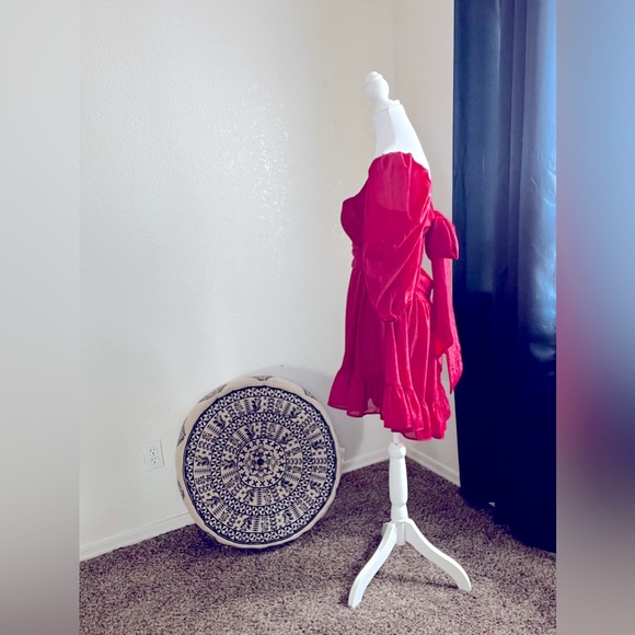 Red backless mini dress - Picture 2 of 9